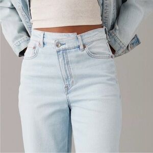 American Eagle Highest Rise Baggy Straight Jeans Sz 4 Light Wash Denim Raw Hem